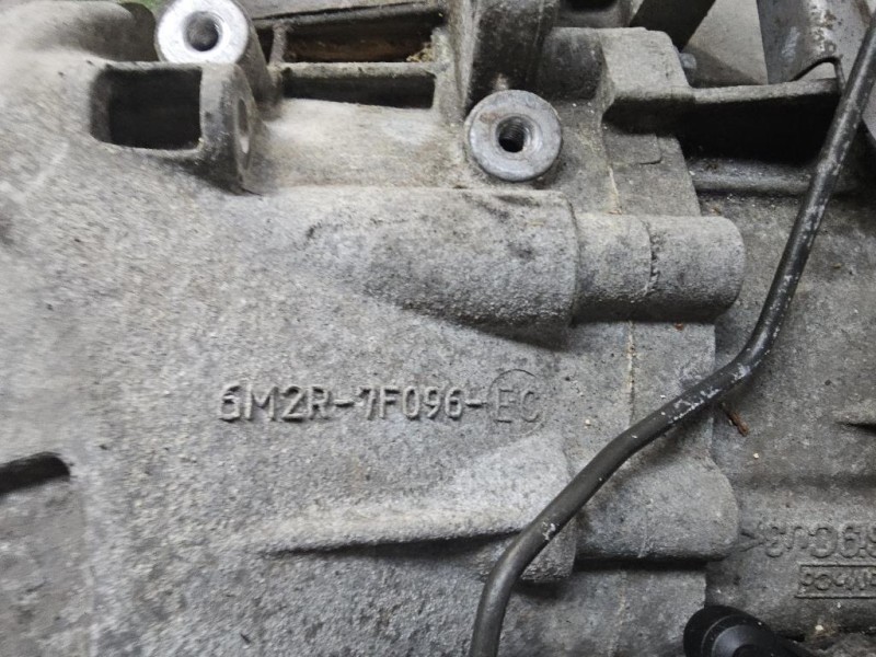 Cambio UKDA AV4R7002AA Ford KUGA I 2008