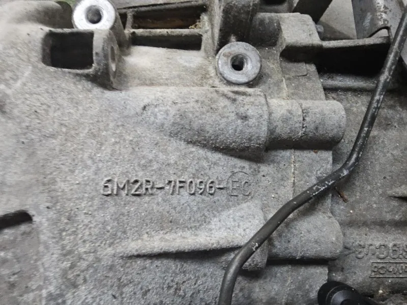 Cambio UKDA AV4R7002AA Ford KUGA I 2008