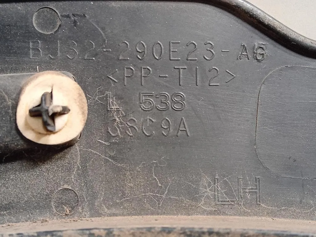 Modanatura Paracolpi Passaruota POST SX BJ32-290E23-AGW Land Rover Range Rover Evoque I 2011