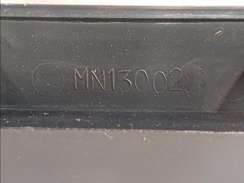 Modanatura Porta ANT DX MN117284 Mitsubishi Pajero III 2000