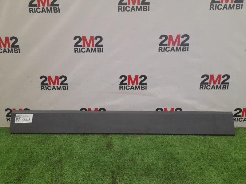 Modanatura Portello POST PROTEZIONE PORTELLONE INFERIORE Land Rover Discovery III 2005