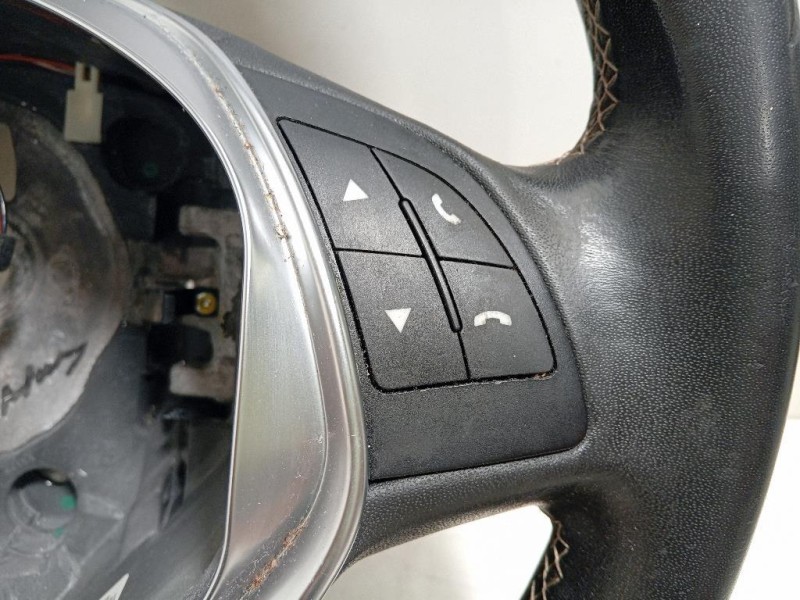 Volante 01561061600 Alfa Romeo Giulietta 2013