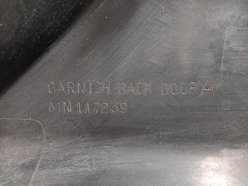 Modanatura Portello POST SX 117239 Mitsubishi Pajero III 2000