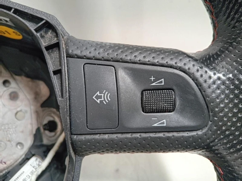 Volante 61711340B00 Audi A4 8K2 2012