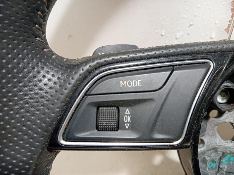 Volante 8W0 419 091 M Audi A4 8K5 Avant 2012