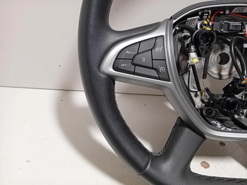 Volante 484001375R Dacia Duster II 2021