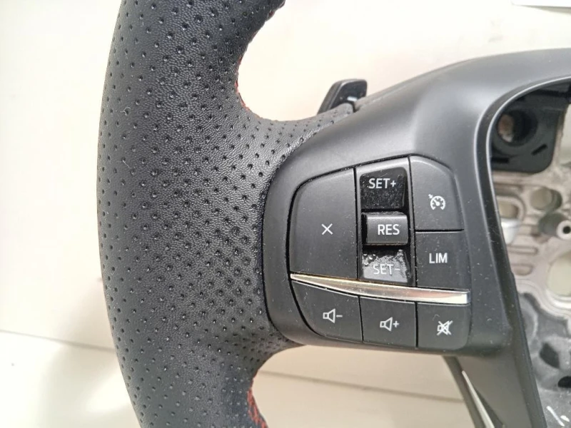 Volante 34212948 A06 Ford KUGA III 2020