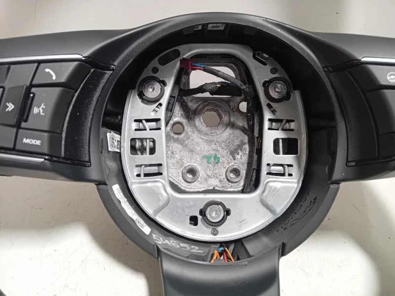 Volante GX73-3F563-RD8PVJ Jaguar XE 2015