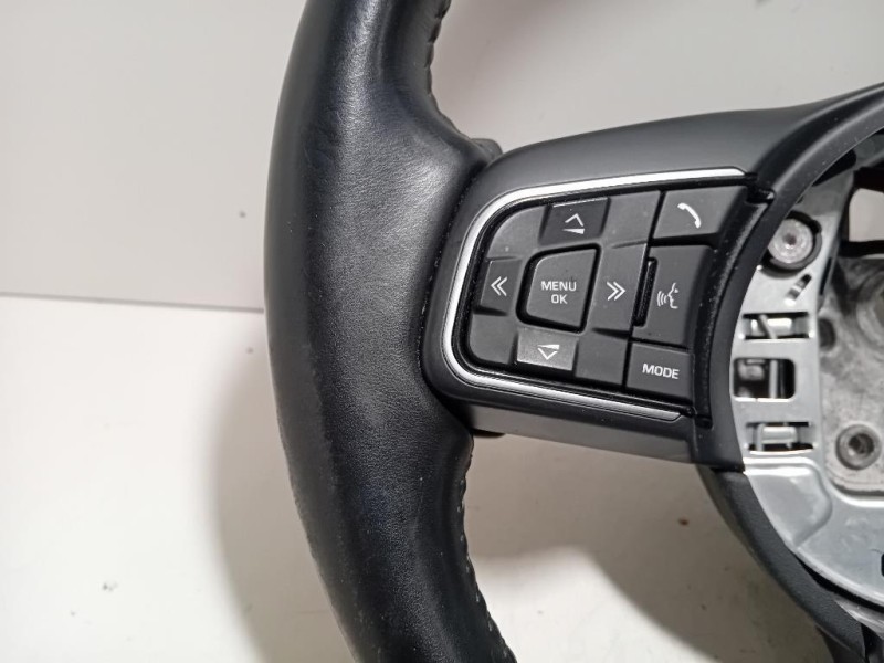 Volante GX73-3F563-RD8PVJ Jaguar XE 2015