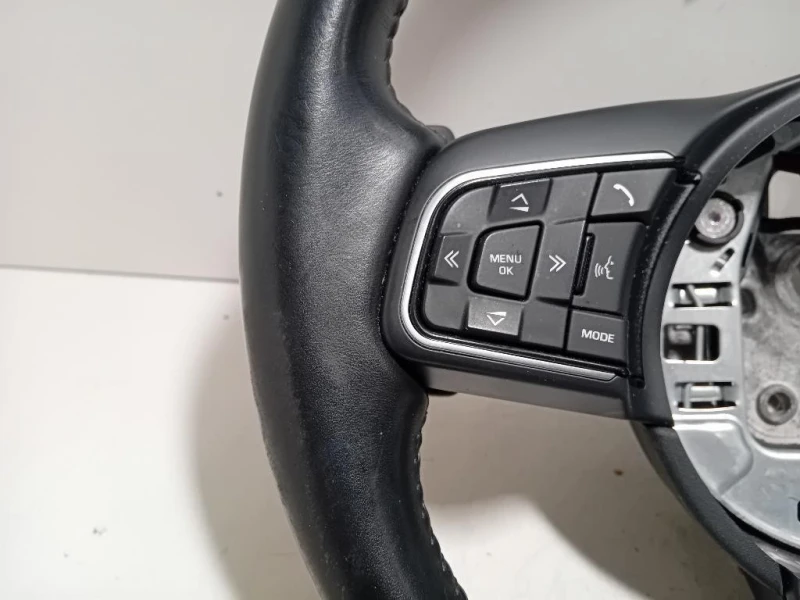 Volante GX73-3F563-RD8PVJ Jaguar XE 2015
