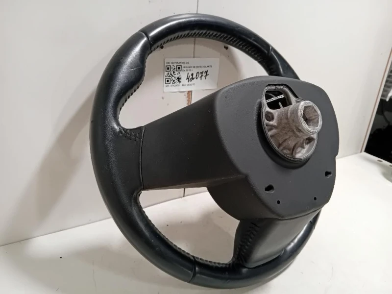 Volante GX7M-3F563-CC Jaguar XE 2015