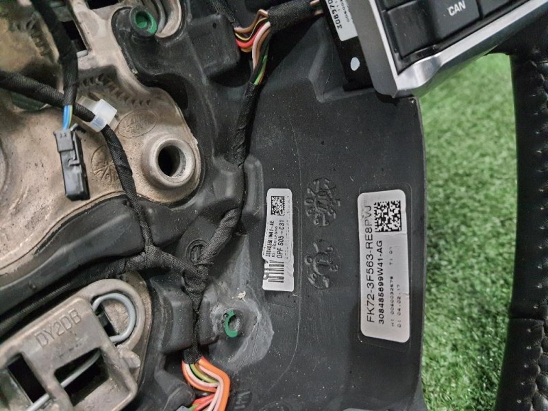 Volante FK723563RE8PVJ Land Rover Discovery V Sport 2015