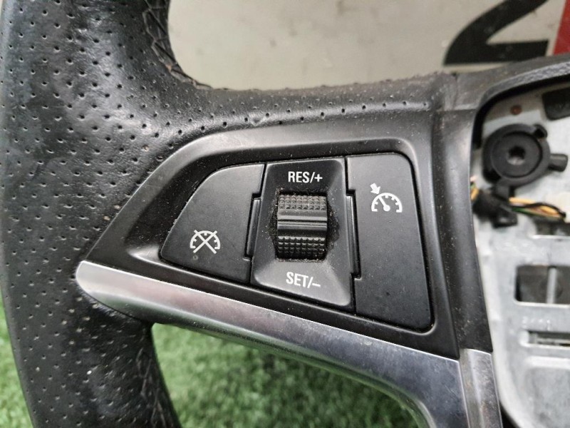 Volante 13351022 Opel Astra J 2010