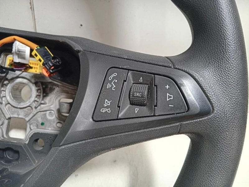 Volante 39005382 Opel Astra K 2016