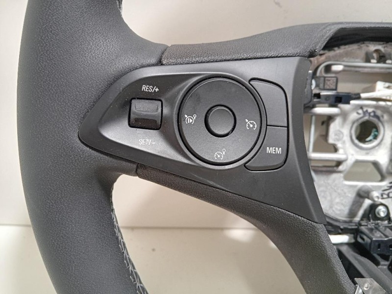 Volante 98524835ZD Opel Corsa F 2019
