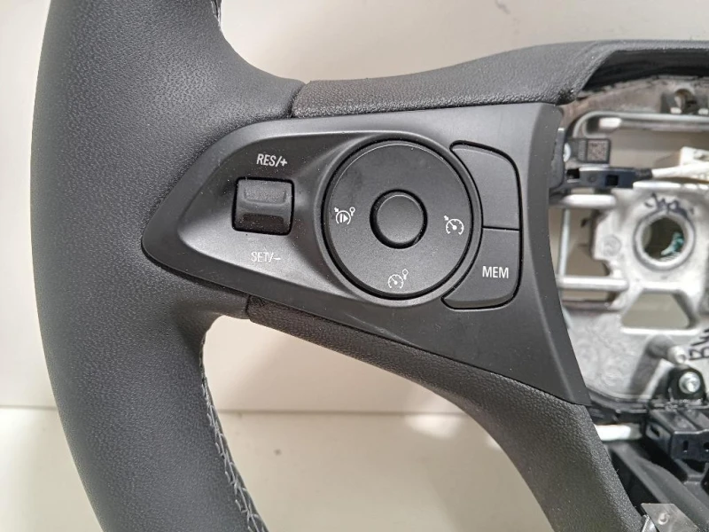 Volante 98524835ZD Opel Corsa F 2019