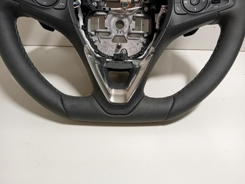 Volante 98524835ZD Opel Corsa F 2019