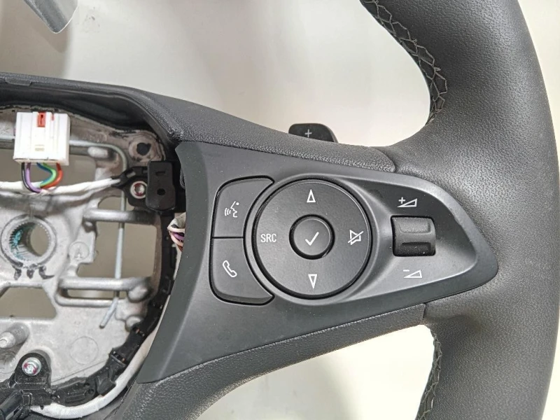 Volante 98524835ZD Opel Corsa F 2019