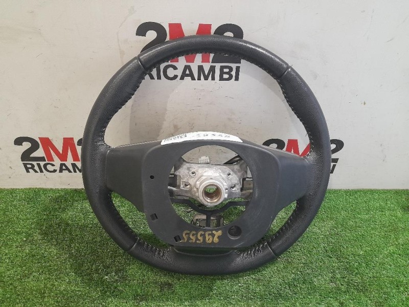 Volante 306744199B2S-AD Toyota Yaris IV 2014