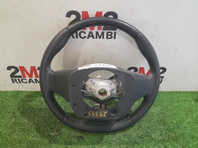 Volante 306744199B2S-AD Toyota Yaris IV 2014