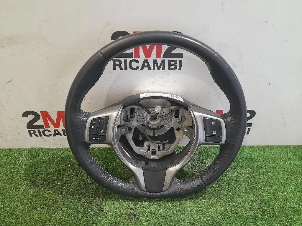 Volante 306744199B2S-AD Toyota Yaris IV 2014