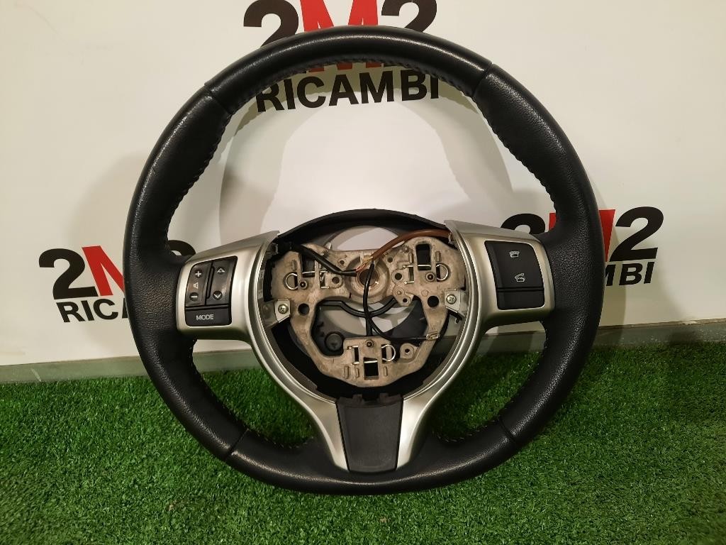 Volante 451020D300C1 Toyota Yaris IV 2017