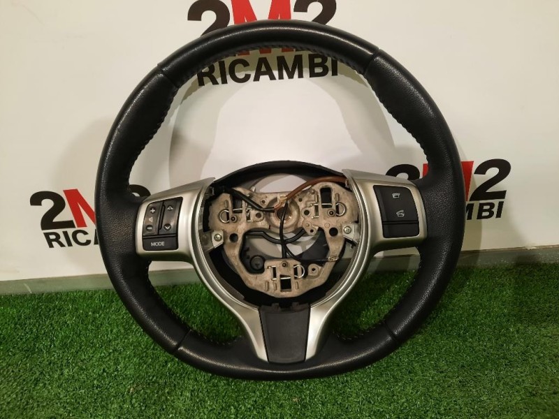 Volante 451020D300C1 Toyota Yaris IV 2017