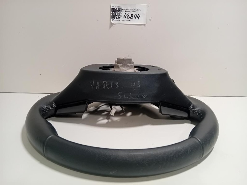 Volante 310093699 Toyota Yaris IV 2017