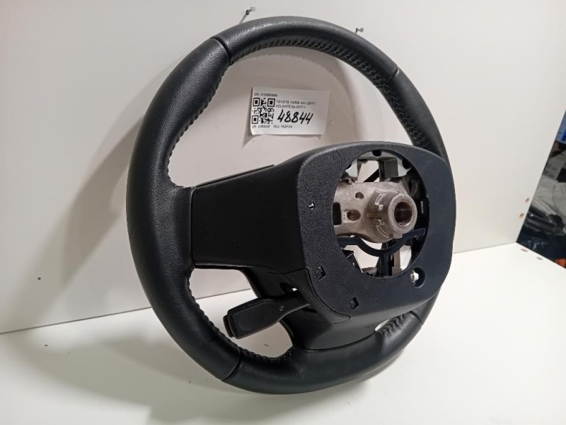 Volante 310093699 Toyota Yaris IV 2017