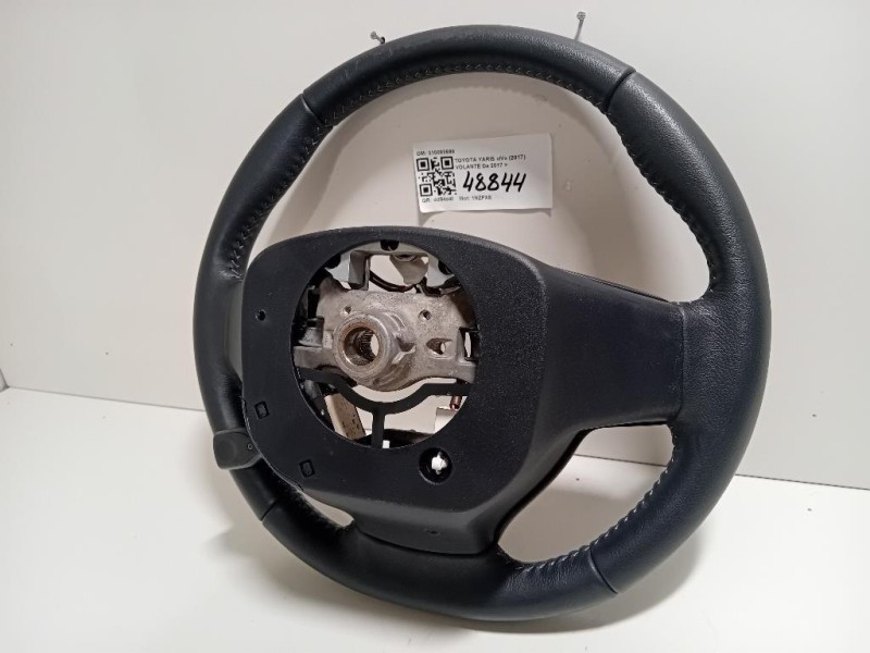 Volante 310093699 Toyota Yaris IV 2017