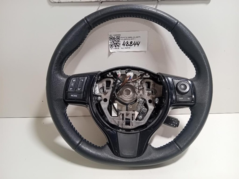 Volante 310093699 Toyota Yaris IV 2017