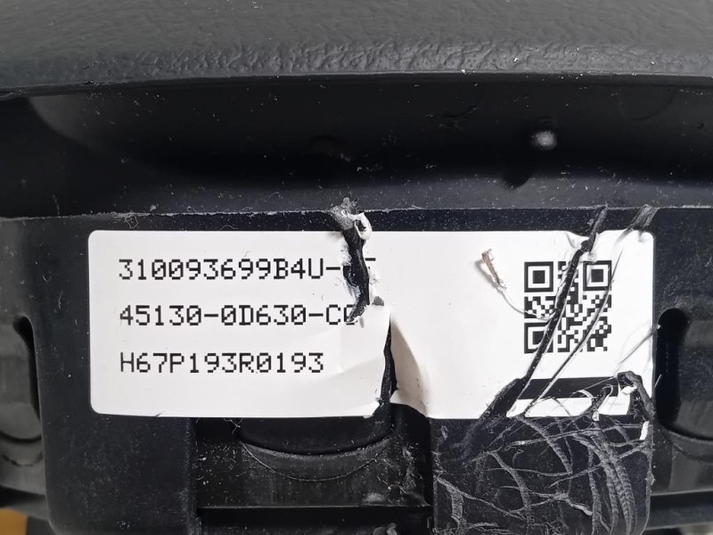 Volante 310093699 Toyota Yaris IV 2017