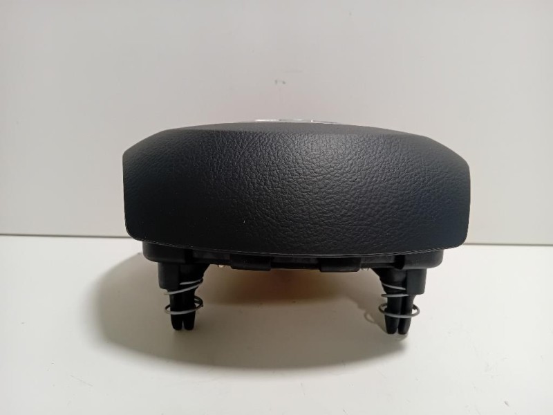 Volante 310093699 Toyota Yaris IV 2017