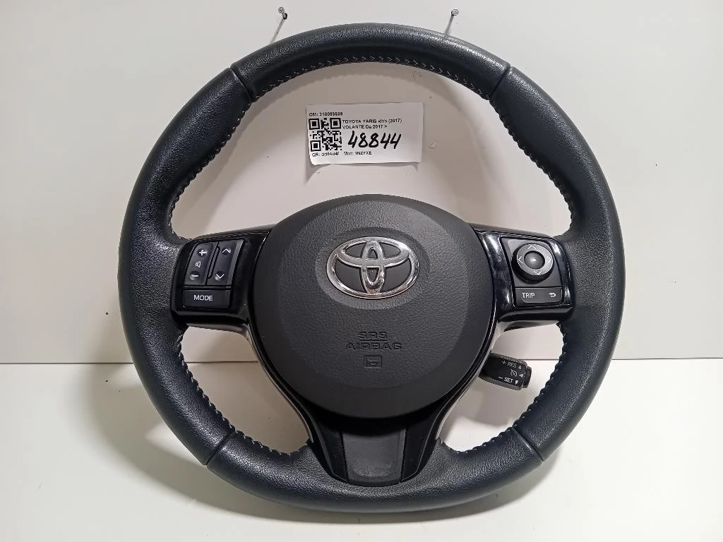 Volante 310093699 Toyota Yaris IV 2017