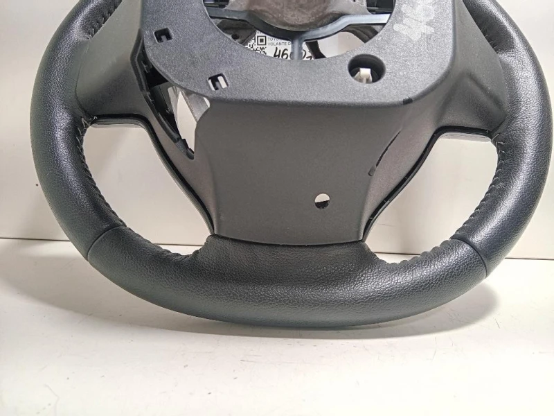 Volante 306744199B4W-AD Toyota Yaris IV 2017