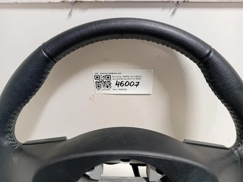 Volante 306744199B4W-AD Toyota Yaris IV 2017