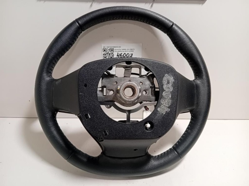 Volante 306744199B4W-AD Toyota Yaris IV 2017