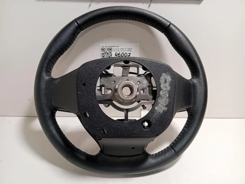 Volante 306744199B4W-AD Toyota Yaris IV 2017