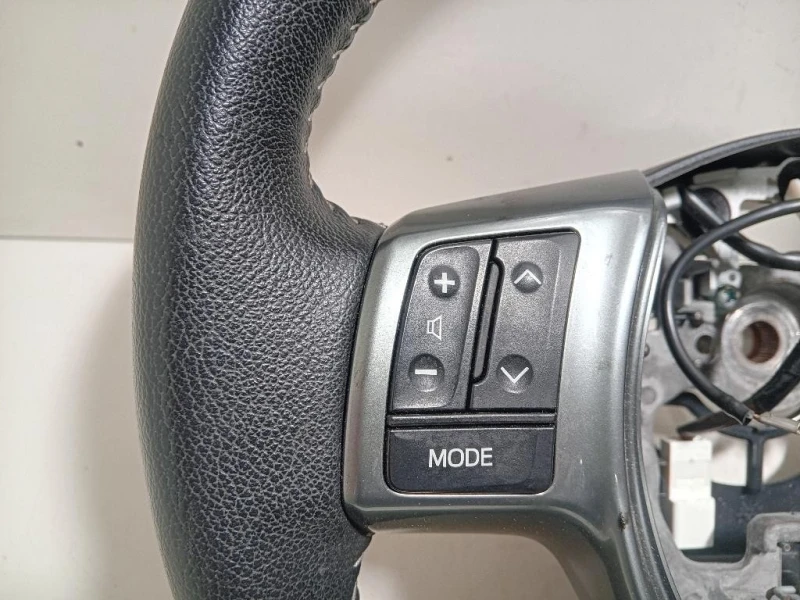 Volante 306744199B4W-AD Toyota Yaris IV 2017