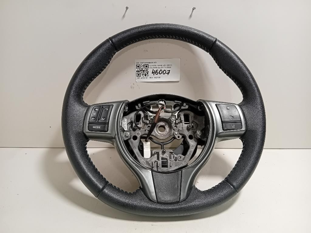 Volante 306744199B4W-AD Toyota Yaris IV 2017