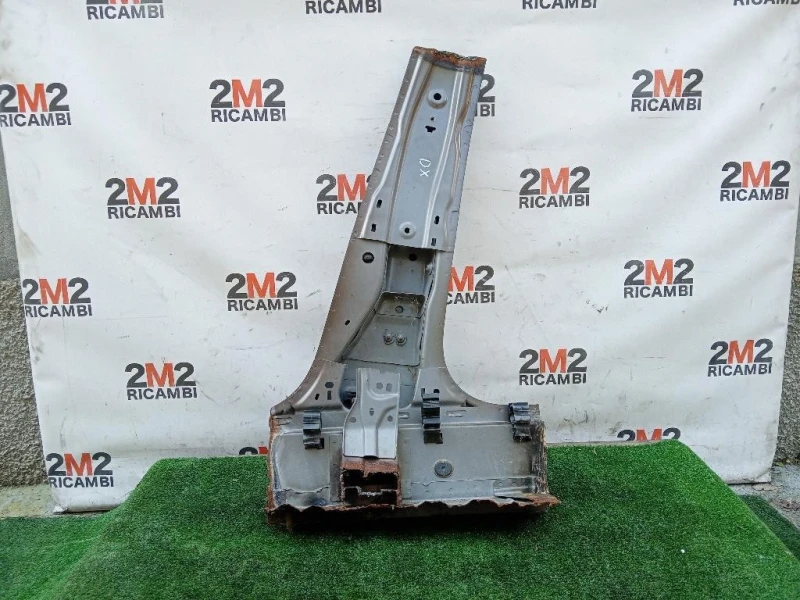 Montante Centrale DX MONTANTE CENTRALE DX Renault CLIO V 2019