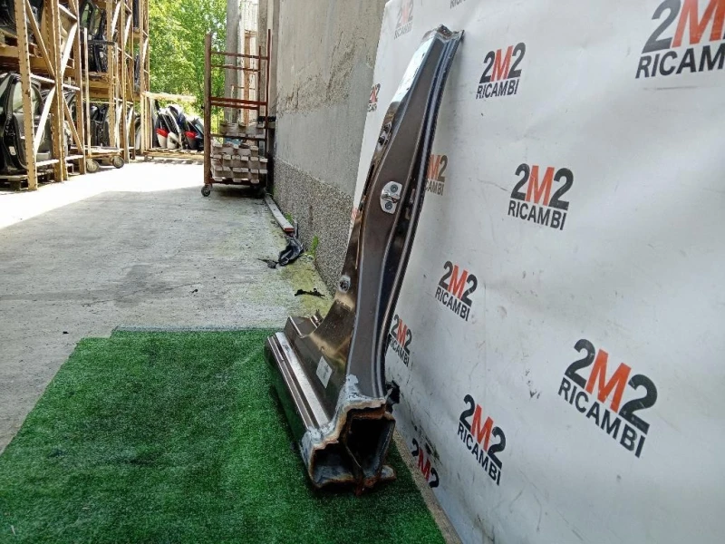 Montante Centrale DX MONTANTE CENTRALE DX Renault CLIO V 2019