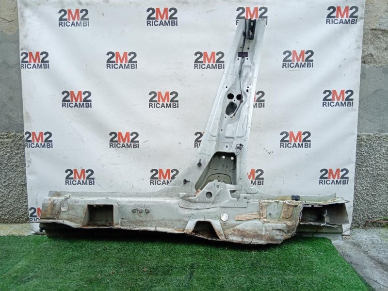 Montante Centrale DX MONTANTE CENTRALE DX Volvo V60 I 2013