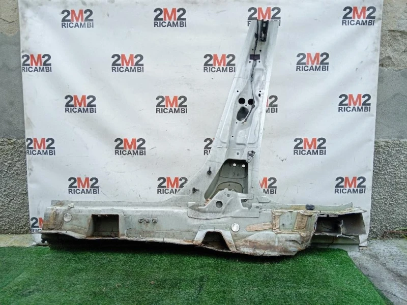 Montante Centrale DX MONTANTE CENTRALE DX Volvo V60 I 2013