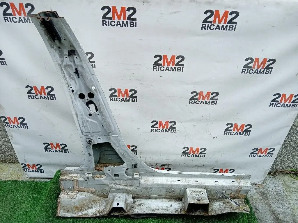 Montante Centrale SX MONTANTE CENTRALE SX Volvo V60 I 2013