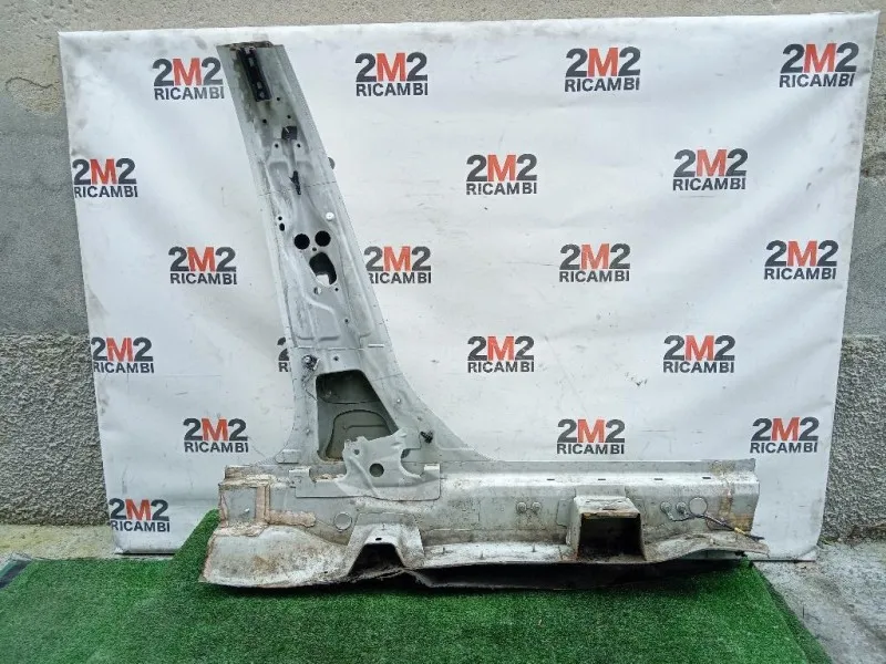 Montante Centrale SX MONTANTE CENTRALE SX Volvo V60 I 2013