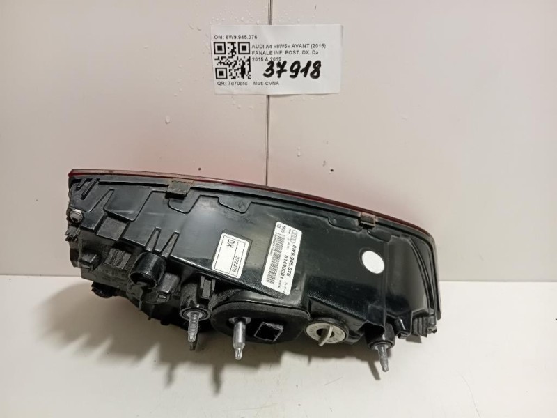 Fanale INF POST DX 8W9945076 Audi A4 8W5 Avant 2015