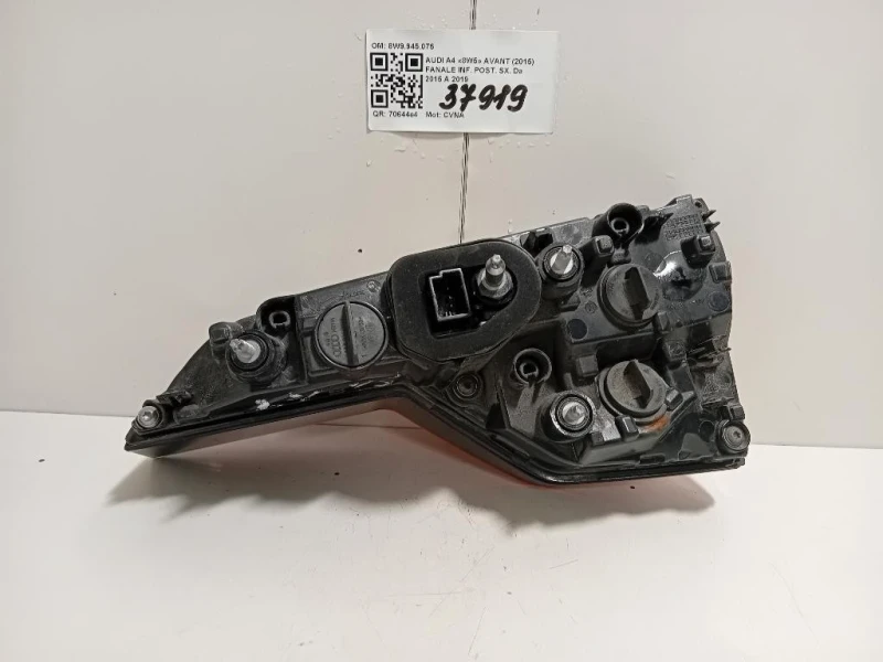 Fanale INF POST SX 8W9945075 Audi A4 8W5 Avant 2015