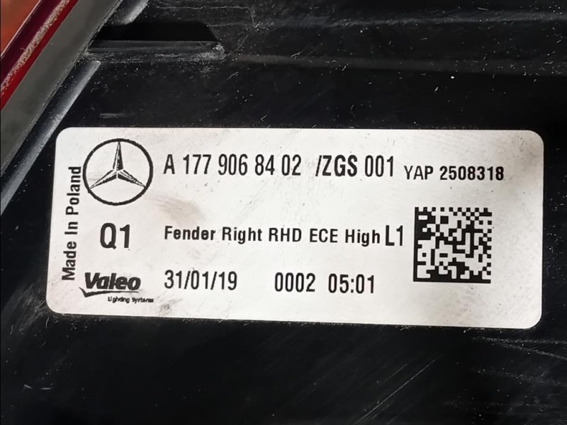 Fanale EST POST DX A1779068402 Mercedes Classe A W177 2018