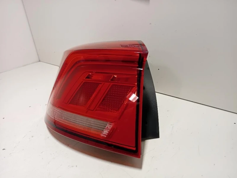Fanale EST POST SX 2GA945095 Volkswagen T-roc 2017